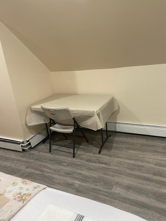 A Comfortable Room New York Exterior photo