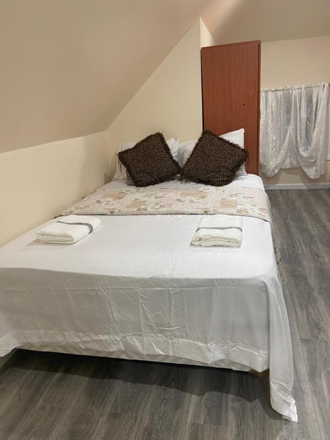 A Comfortable Room New York Exterior photo