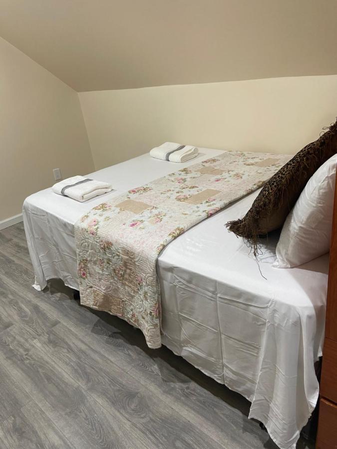 A Comfortable Room New York Exterior photo