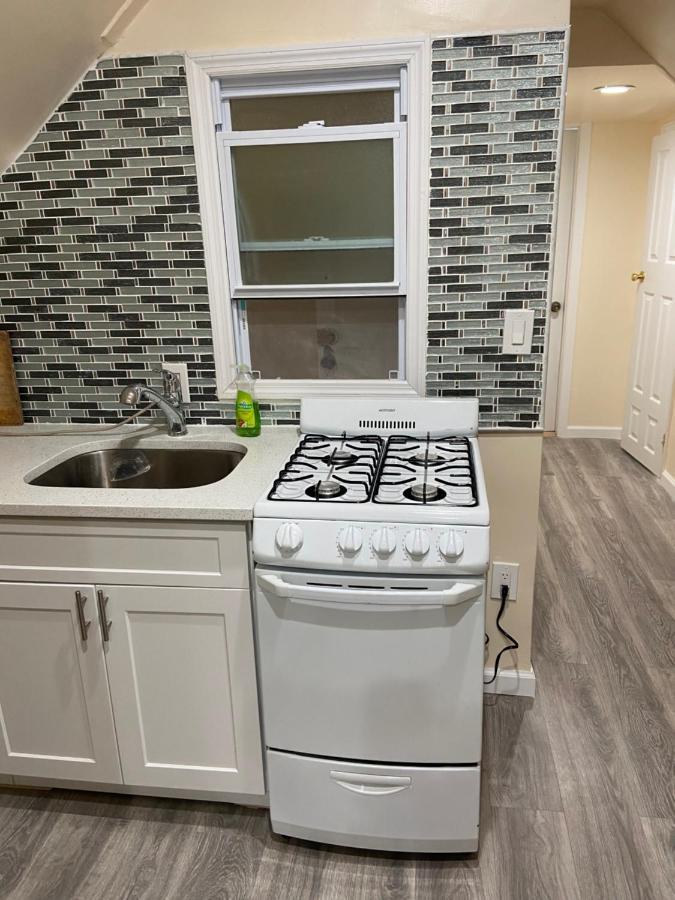 A Comfortable Room New York Exterior photo